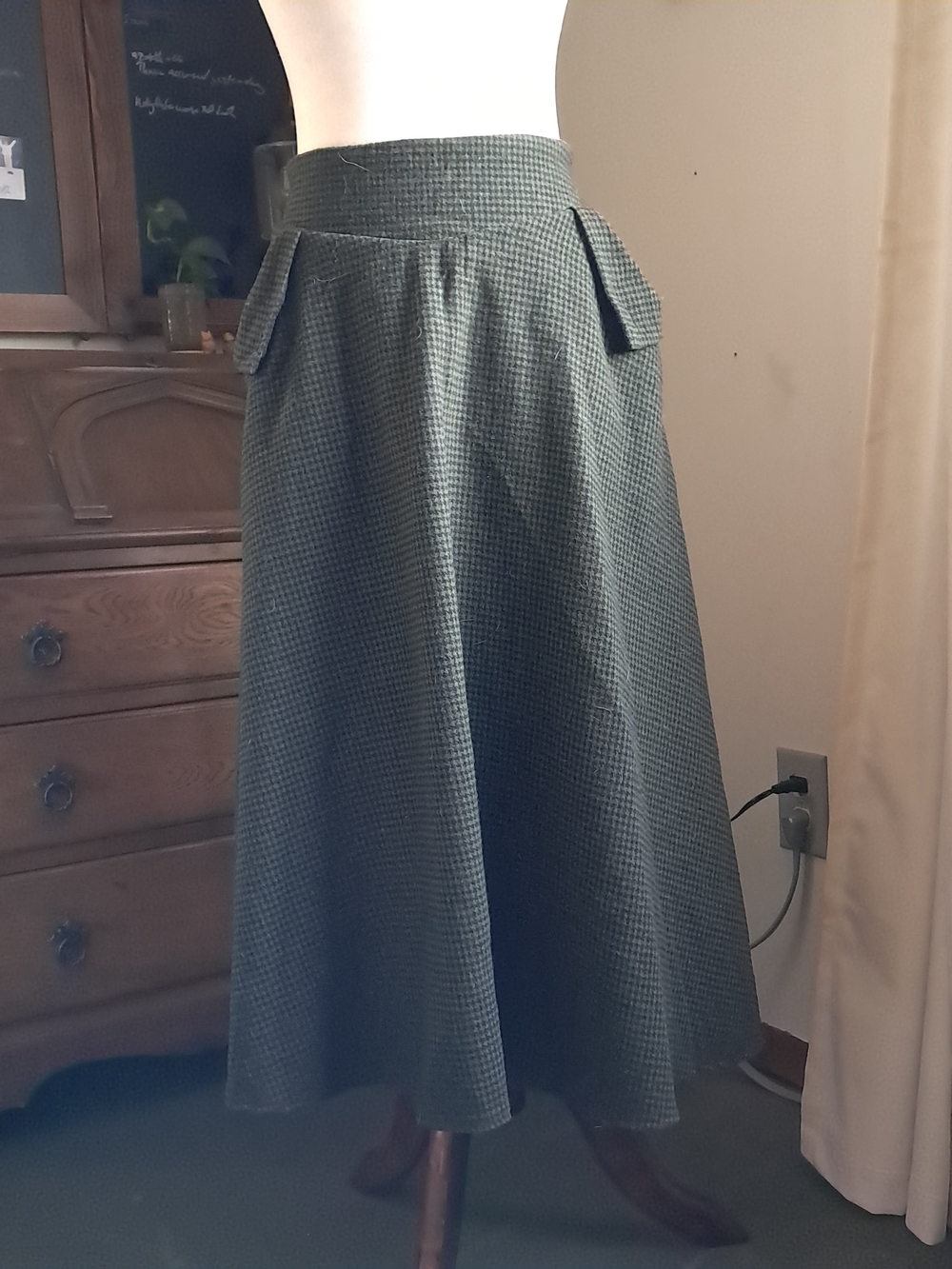 High-Waist Maxi Skirt in Dark Green Textured Check